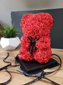 Miś z róż 28 cm CZERWONY EW14124
