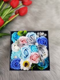 Flower box pachnący mydlany bukiet NIEBIESKI Kod: 6GD-010
